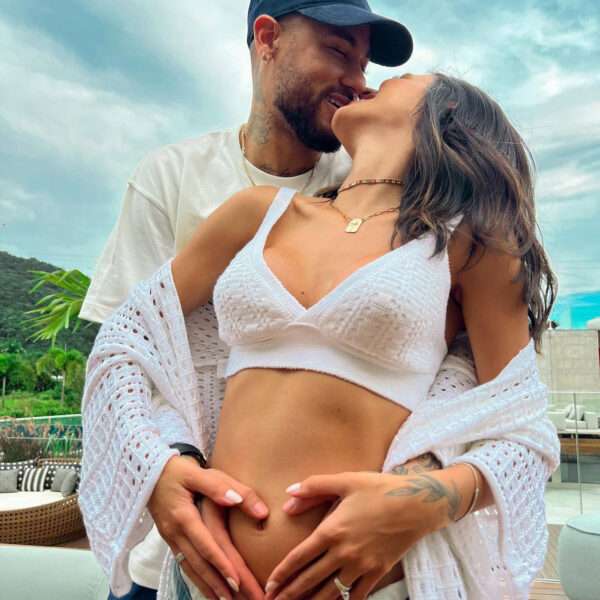 Football Legend Neymar And Girlfriend Reveal They’re Expecting Baby Girl