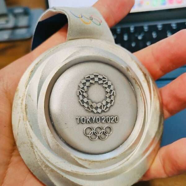 Olympic Athlete Shows Shocking Deterioration Of Olympic Medal Made From Old Phones