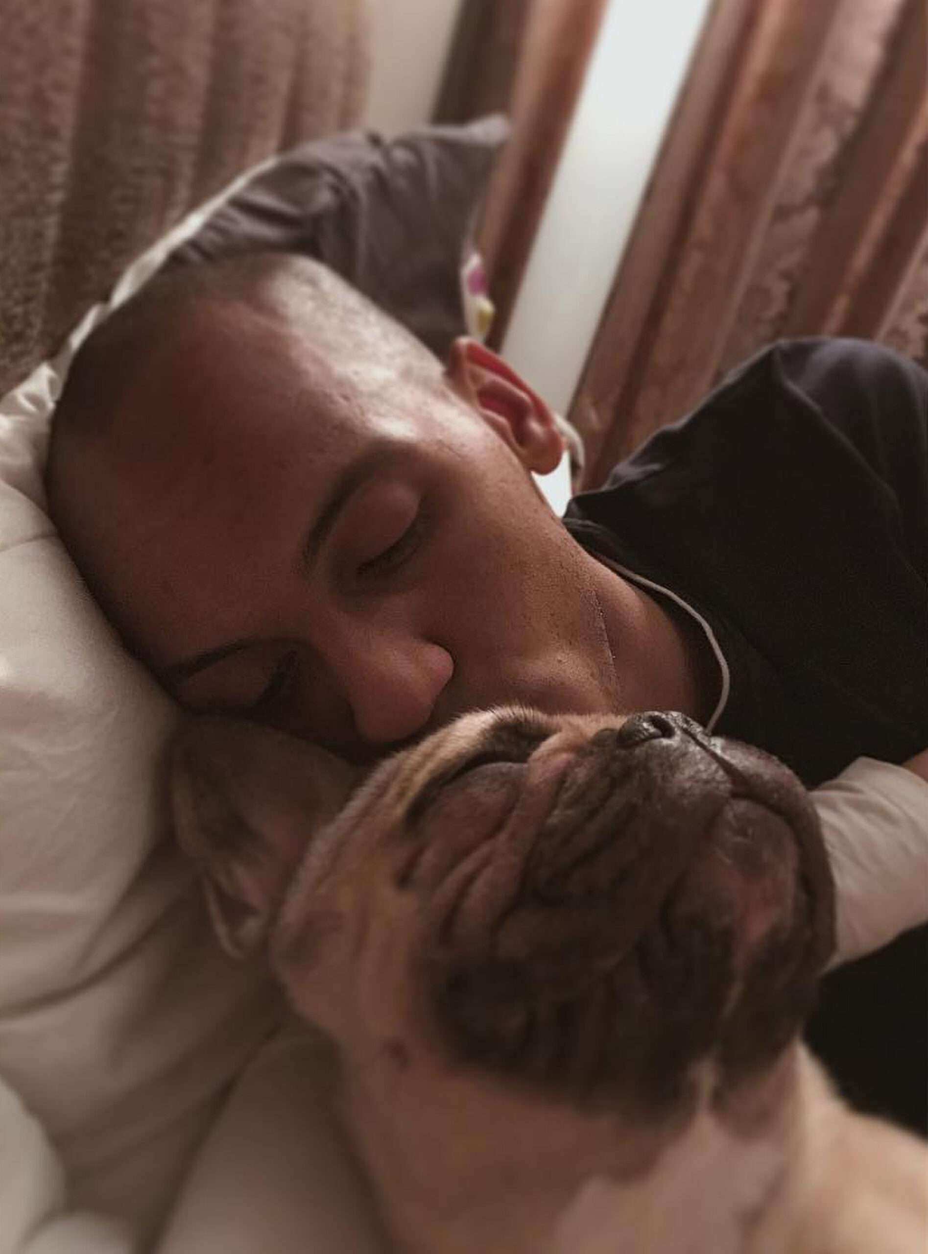Read more about the article Liverpool Player Fabinho’s Move To Saudi In Doubt As It Emerges His Pet Dogs May Not Be Allowed