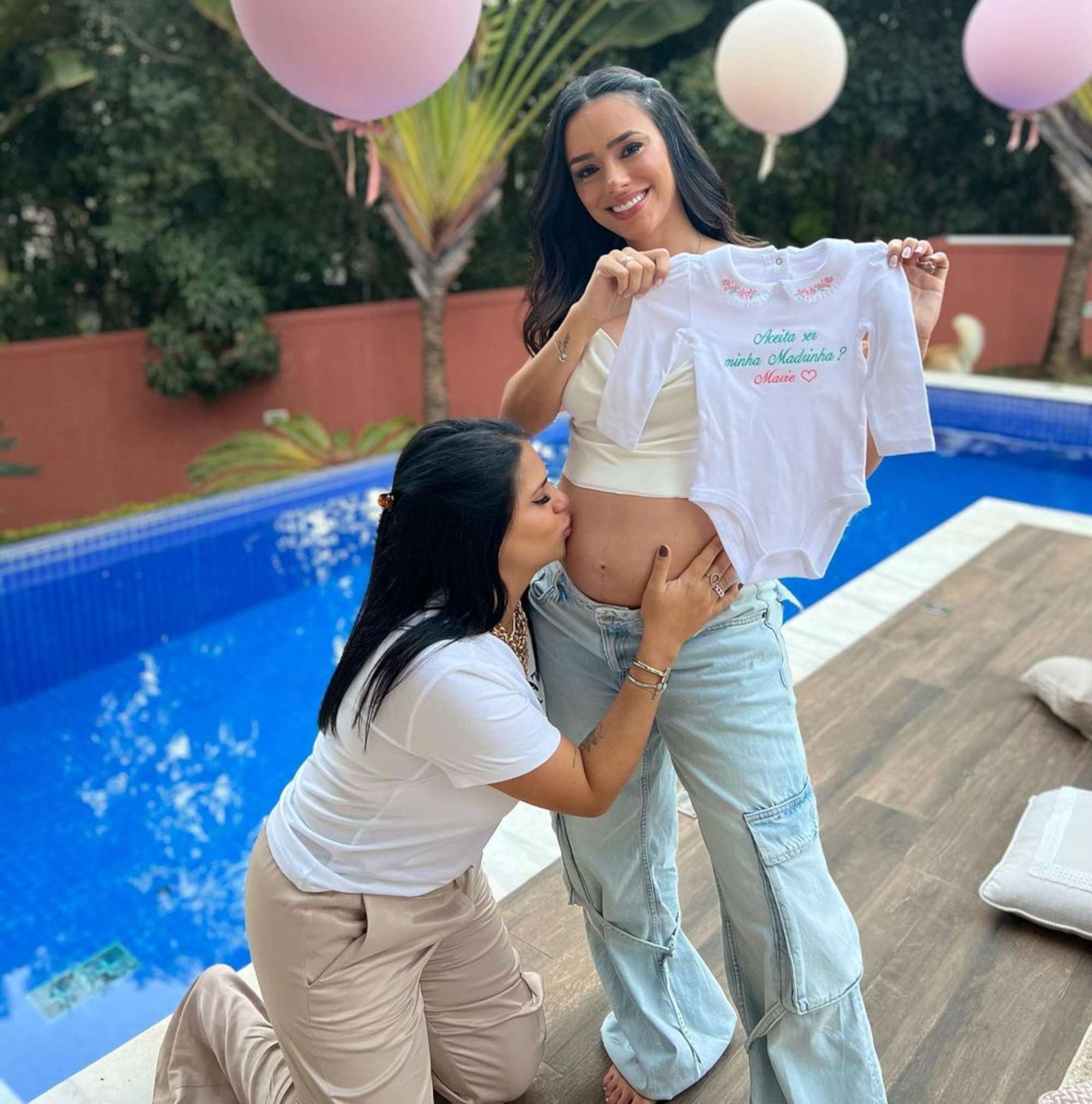 Read more about the article Neymar’s Pregnant WAG Bruna Biancardi Gathers Her Gorgeous Girlfriends For France-Themed Baby Shower