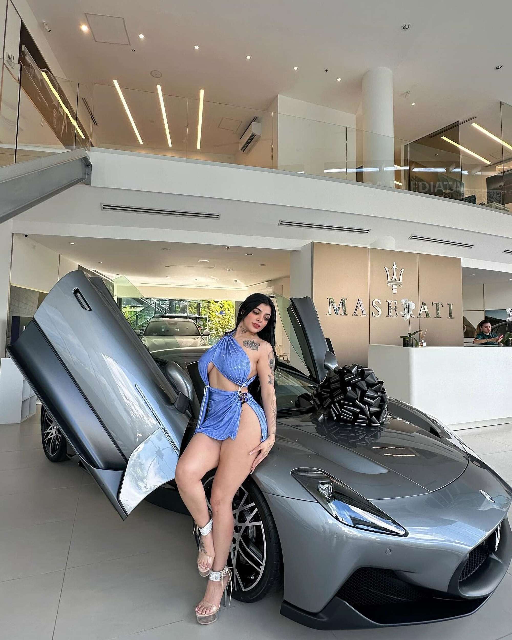 Read more about the article Stunning OnlyFans Model Slammed For Selling Herself To Boyfriends To Buy Luxury GBP 320K Maserati
