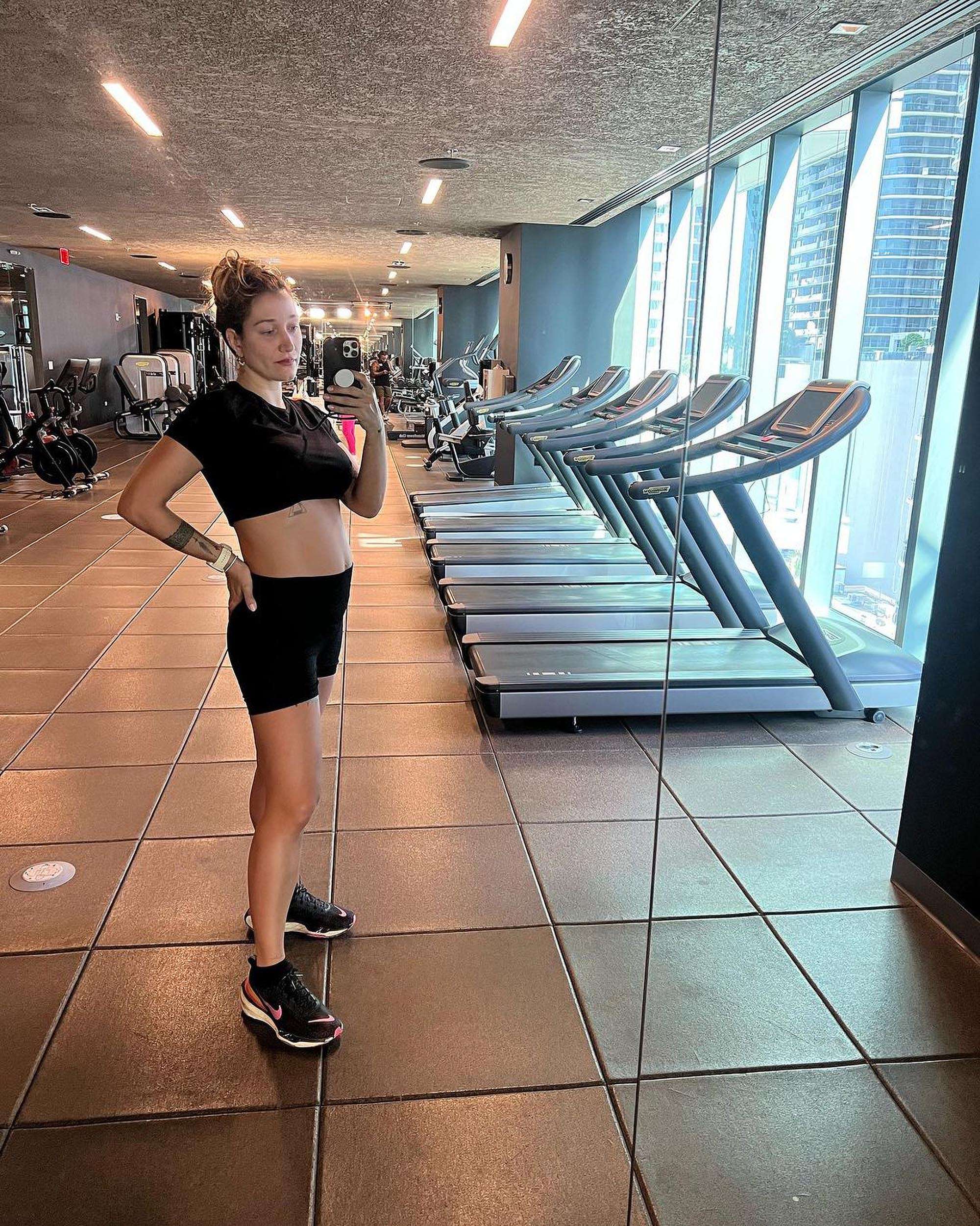 Read more about the article Pregnant Influencer Thrills Fans By Showing Her Workout Routine