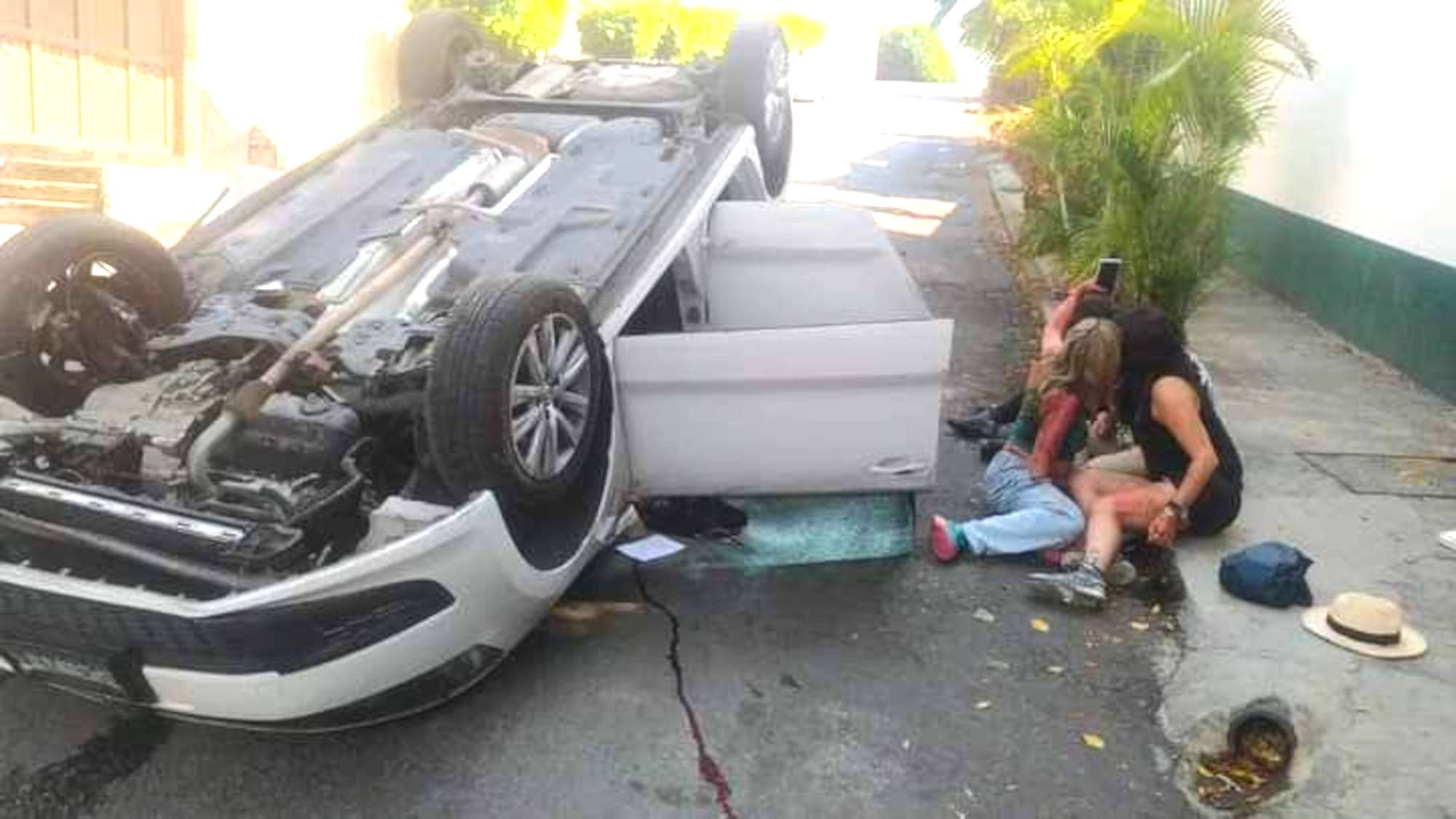 Read more about the article Crash Victims Delay Rescue To Take Selfies Of Carnage